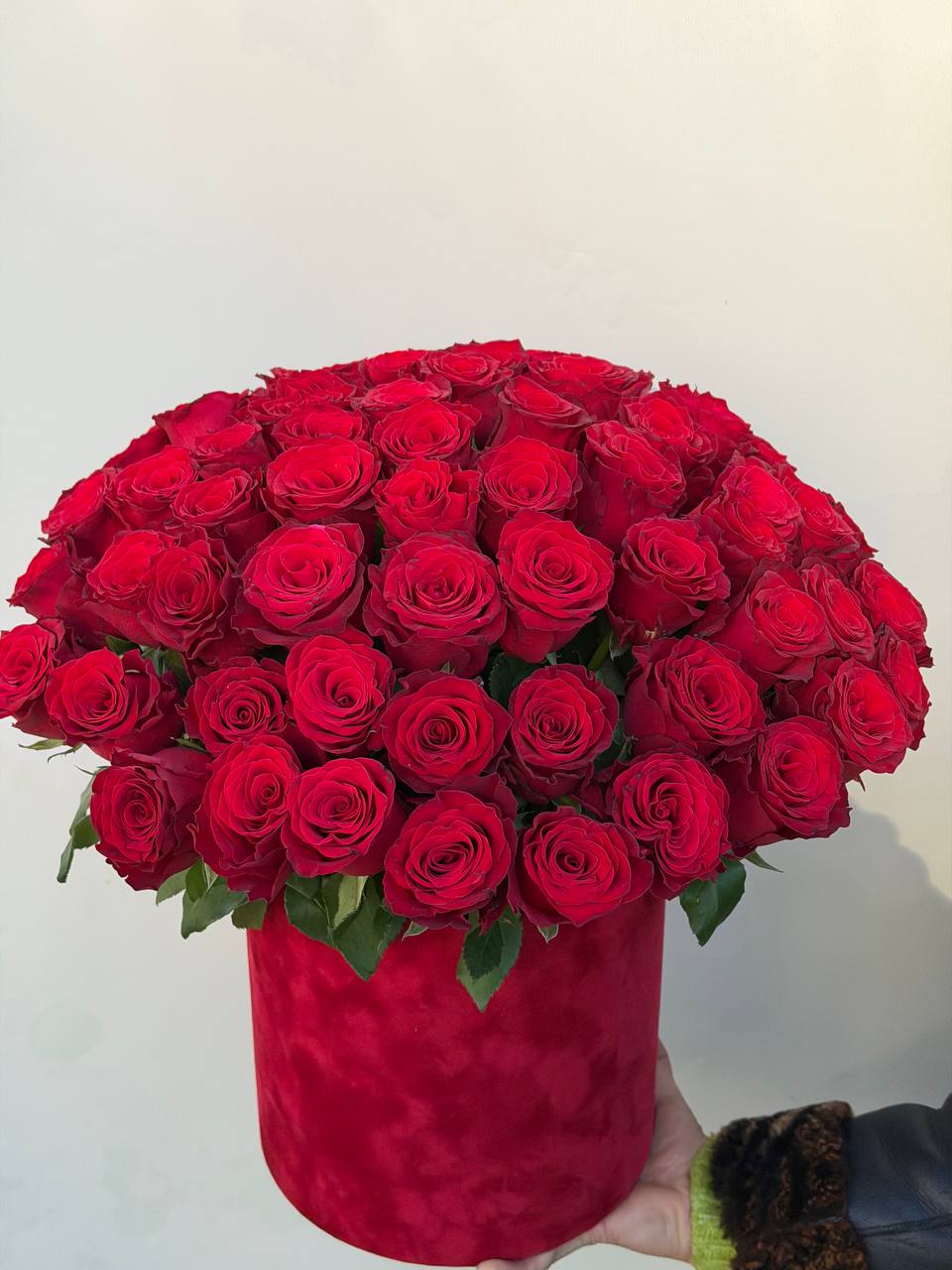 Коробка розкішні червоні тронди 51 шт