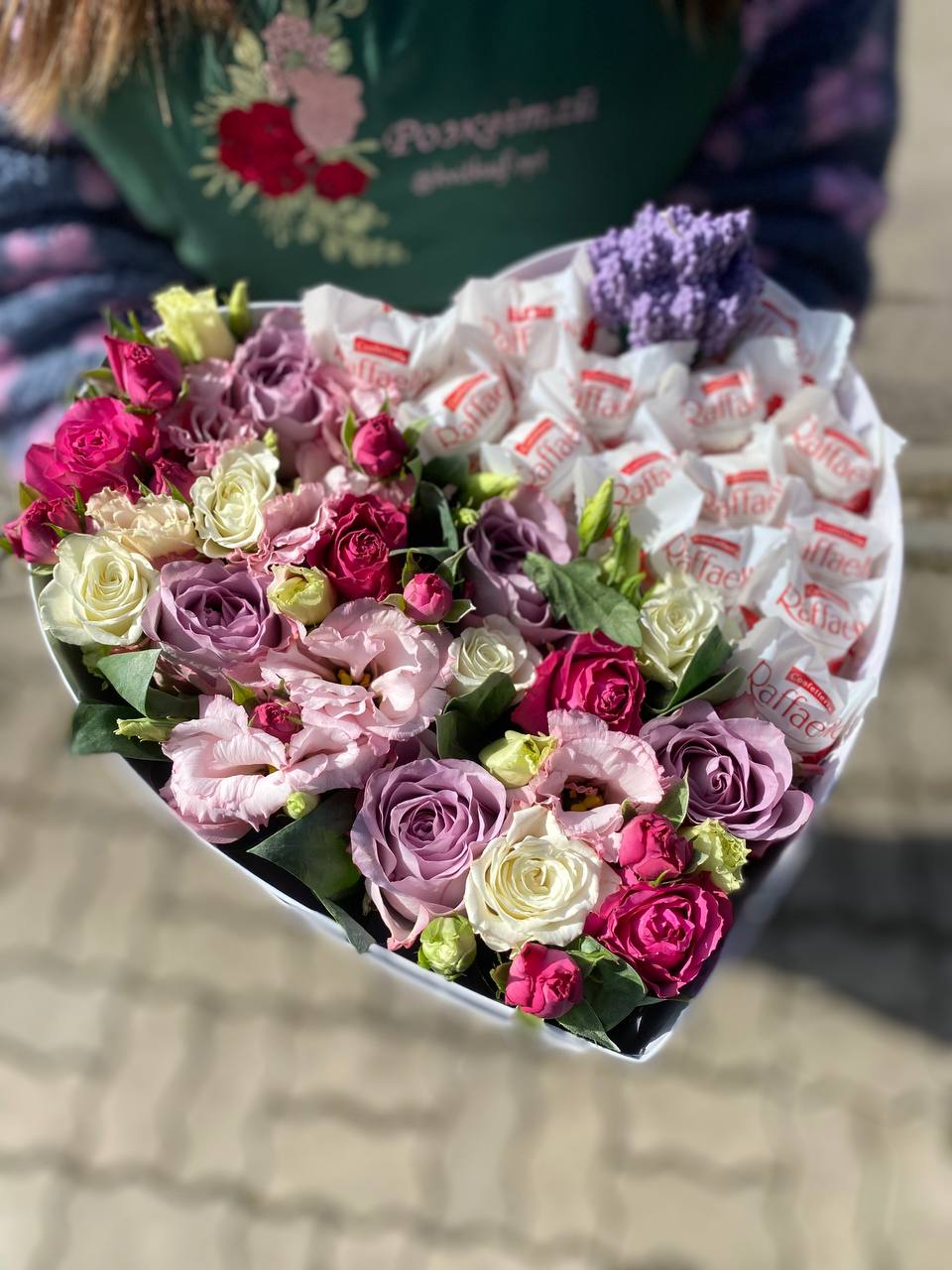 Коробка з цукерками рафаелло