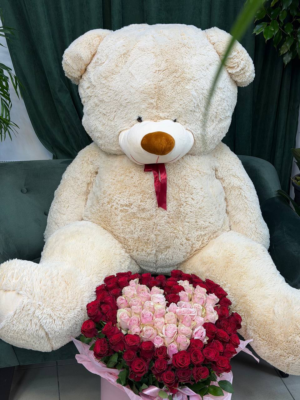 Іграшки та подарунки