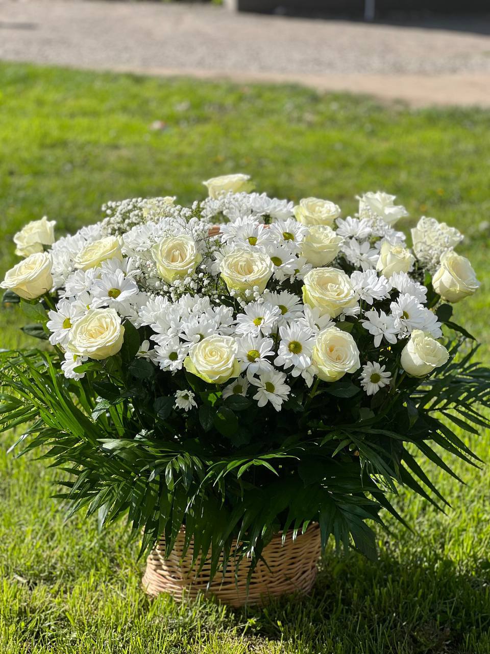 Кошик роза та хризантема